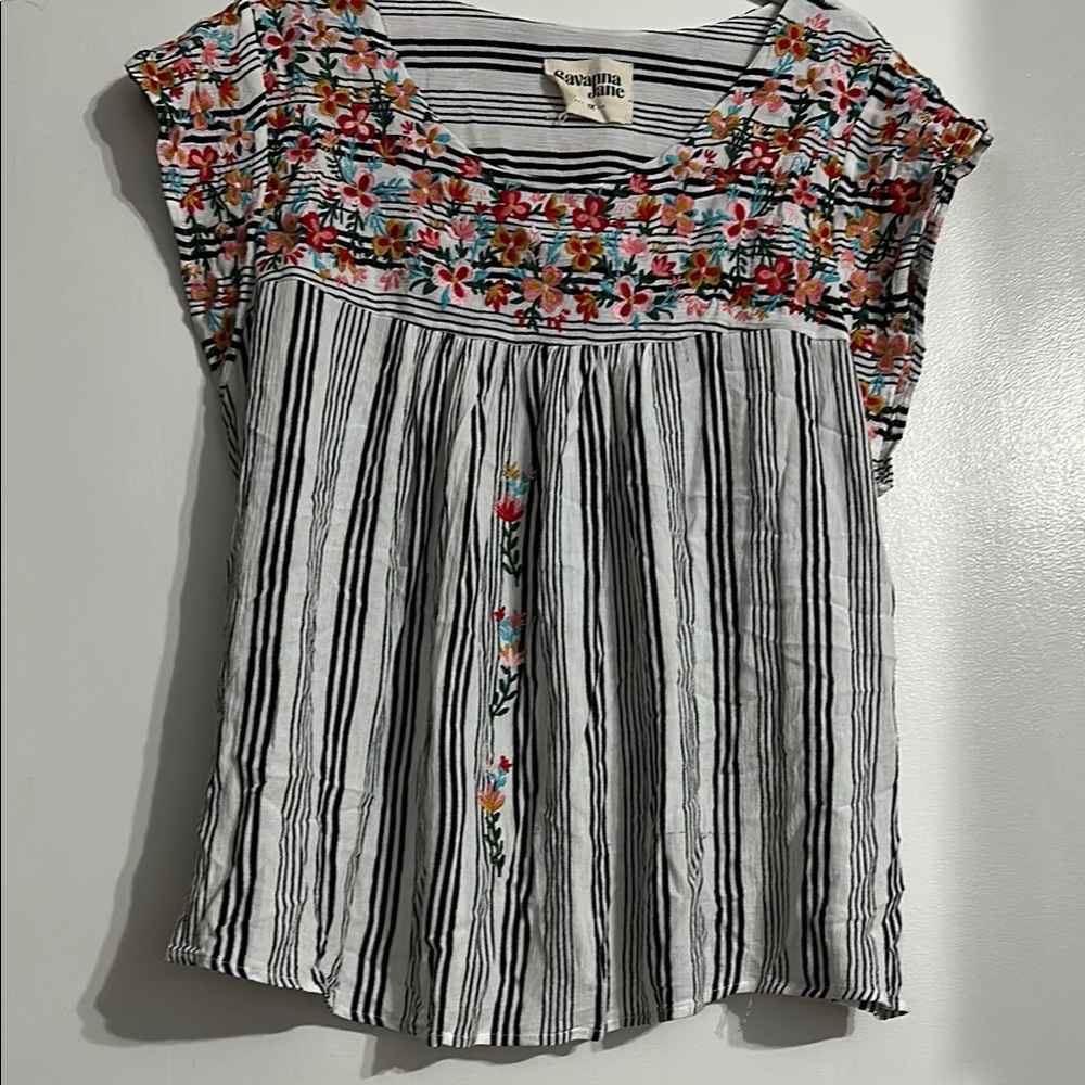 Savanna Jane Black and White Cap Sleeve Pleated Blouse